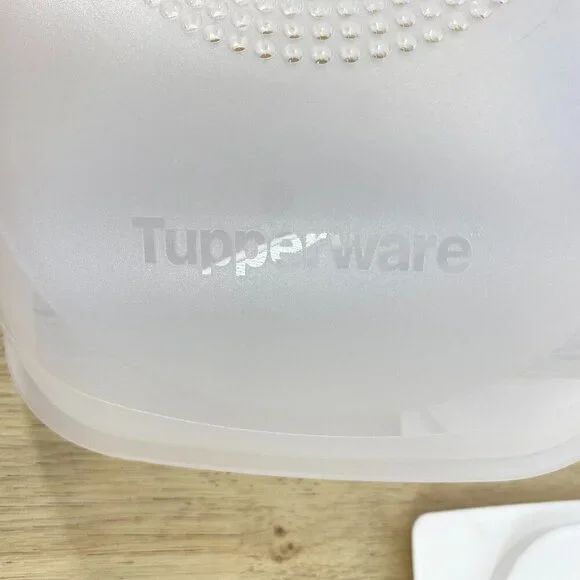 Tupperware CheeSmart Cheese & Deli Storage Container​​​​ - Picture 7 of 12